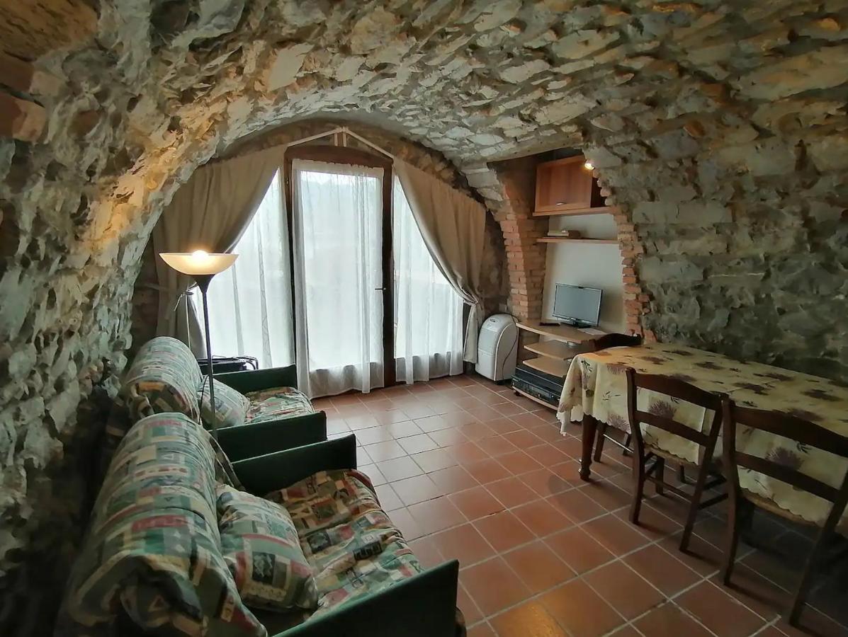 Casa Sasso Apartman Tavernola Bergamasca Kültér fotó
