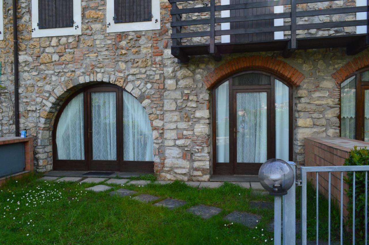 Casa Sasso Apartman Tavernola Bergamasca Kültér fotó